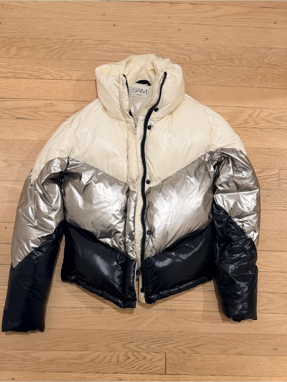 SAM CREAM METALLIC PUFFER CROPPED